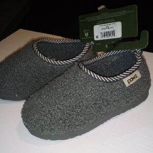 Brand pawz Toddler Size 11/12 Gray Slippers